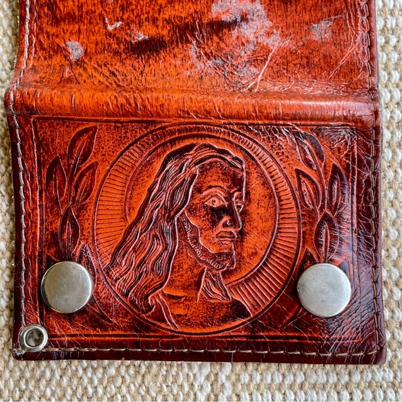 Vintage Brown Tooled Leather Jesus Trifold Wallet Snaps Men’s Made in U.S.A. - Picture 6 of 11